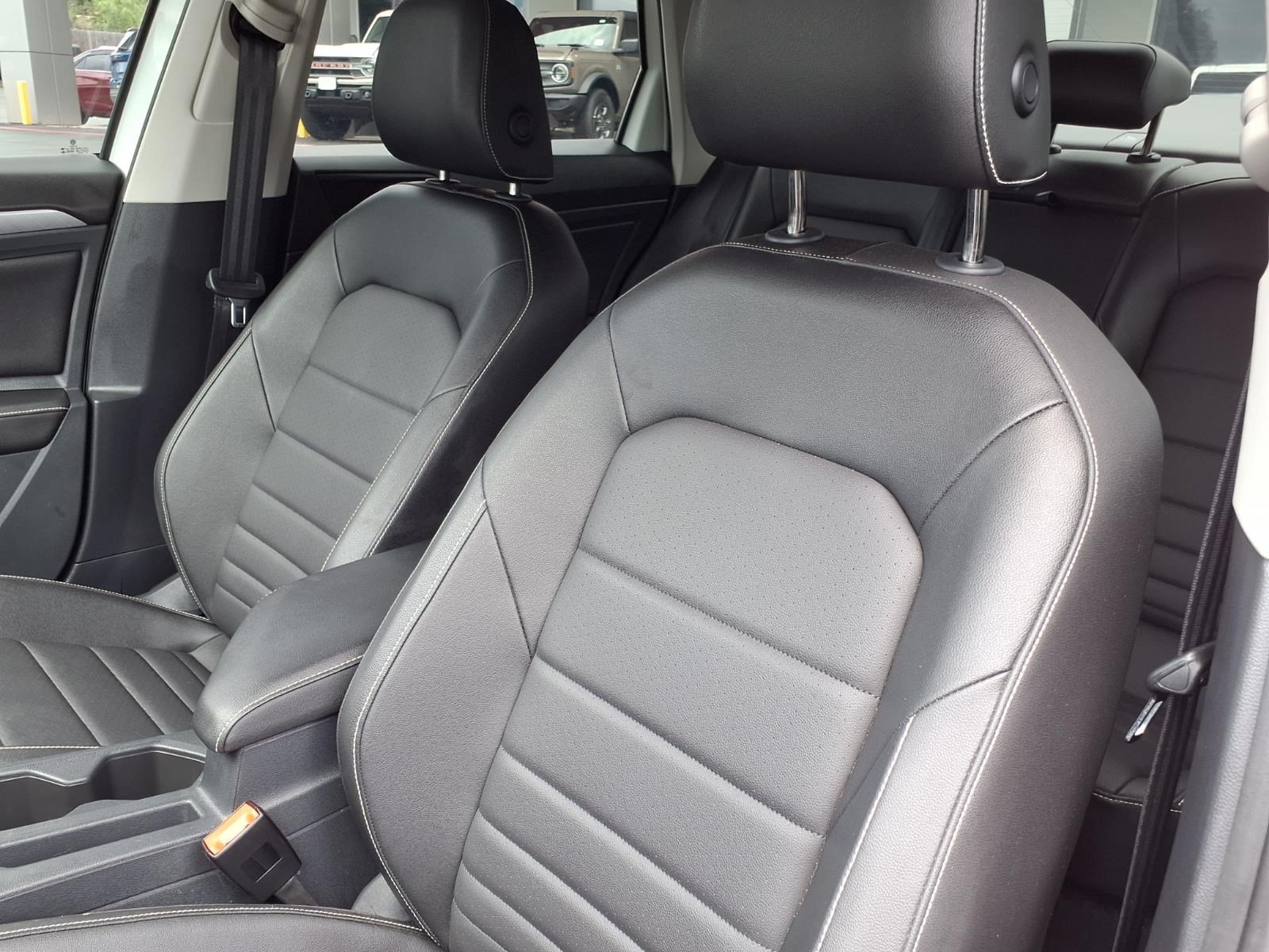Used 2024 Volkswagen Jetta SE w/ Panoramic Sunroof Package FWD image 14