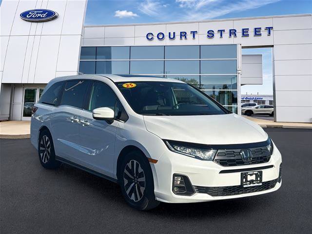 Used 2025 Honda Odyssey EX-L image 3