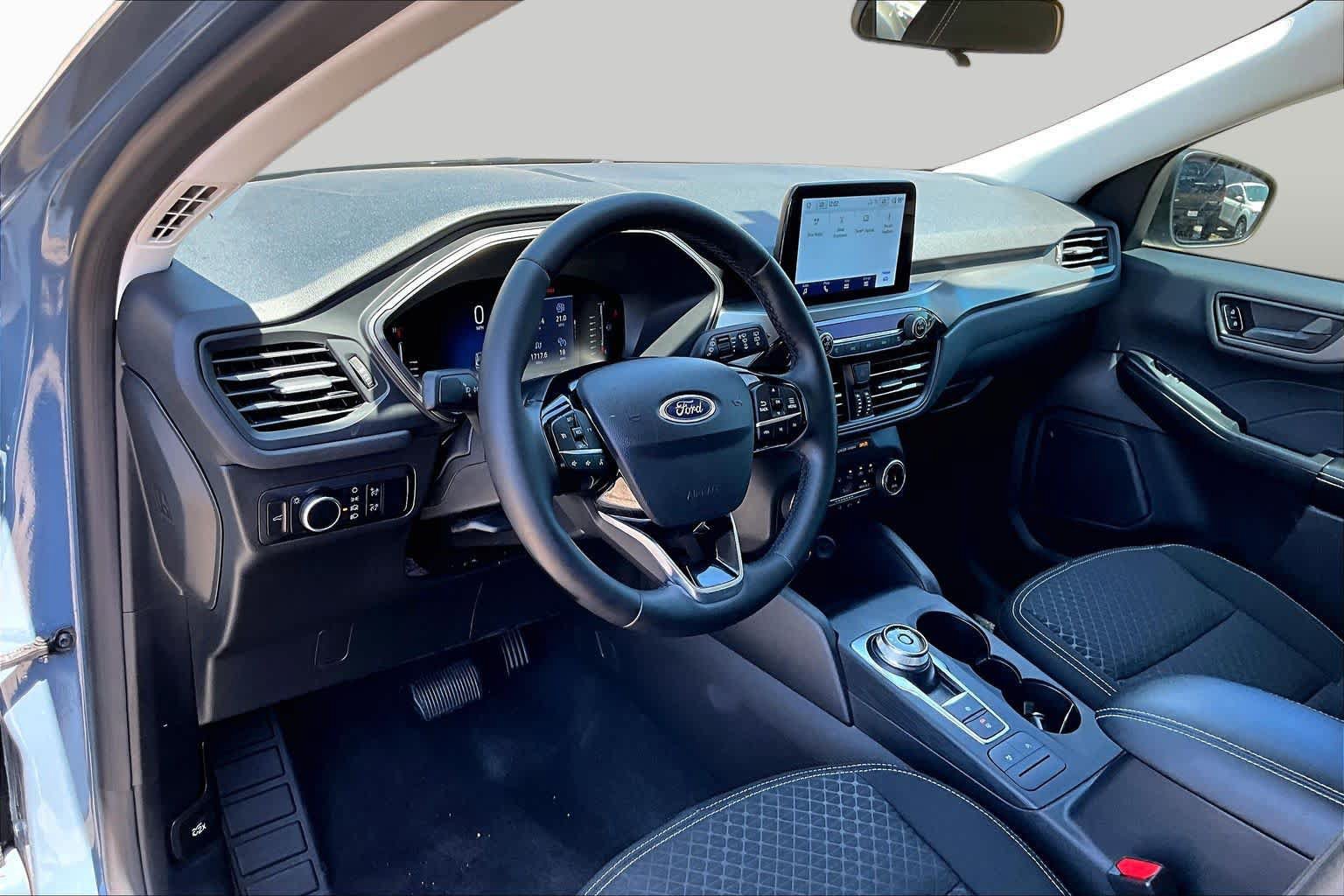 Certified 2024 Ford Escape Active w/ Cold Weather Package FWD image 18