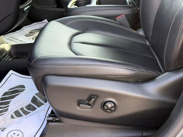 Used 2025 Chrysler Pacifica Select FWD image 19