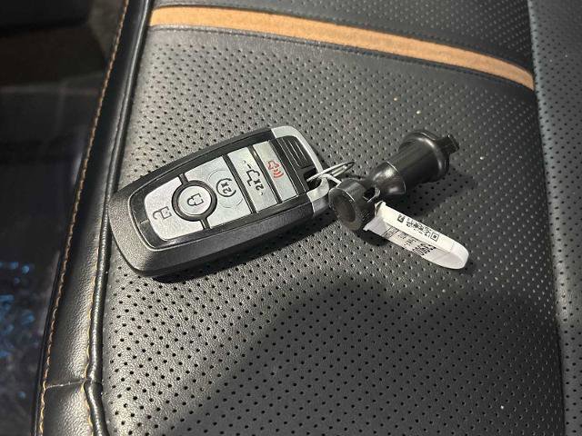 Certified 2022 Ford F150 Platinum w/ FX4 Off-Road Package image 33