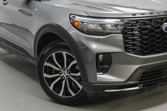 Certified 2026 Ford Explorer ST-Line AWD/4WD image 2