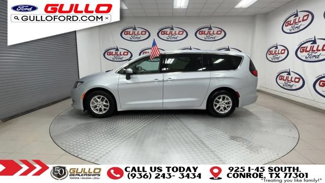 Used 2023 Chrysler Voyager LX FWD image 5