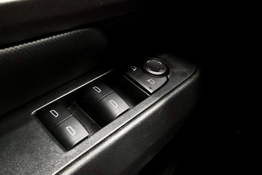 Used 2025 Chevrolet Equinox EV LT image 25