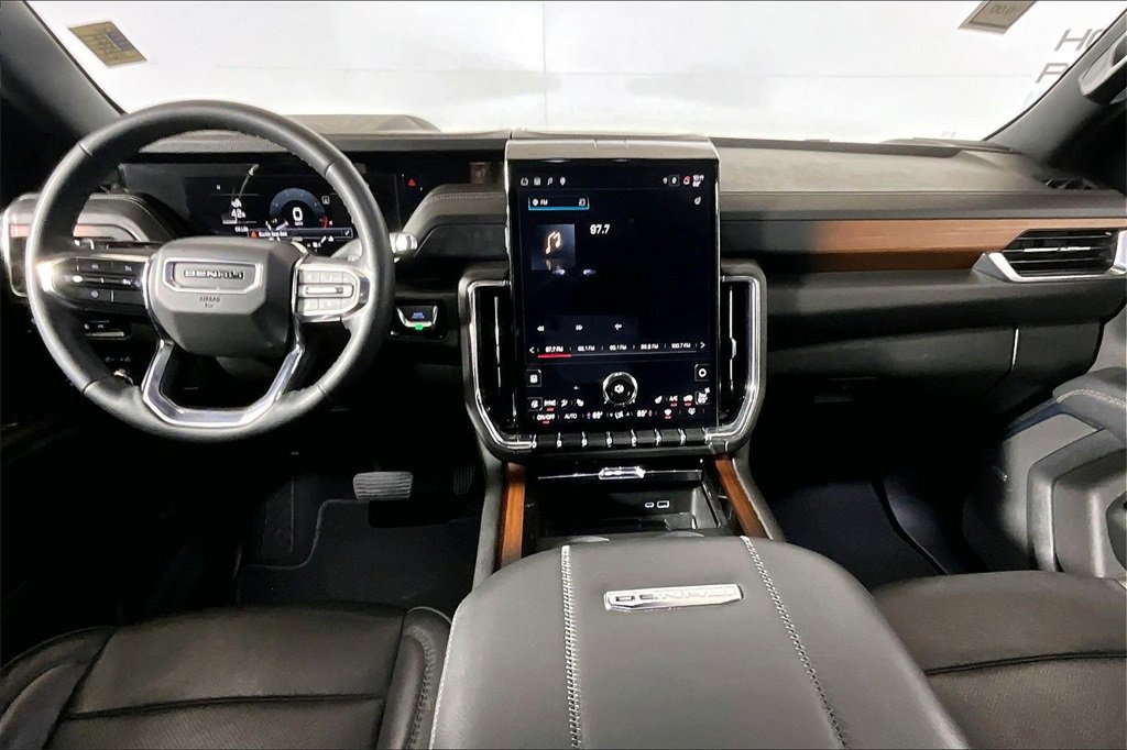 Used 2025 GMC Yukon Denali image 11