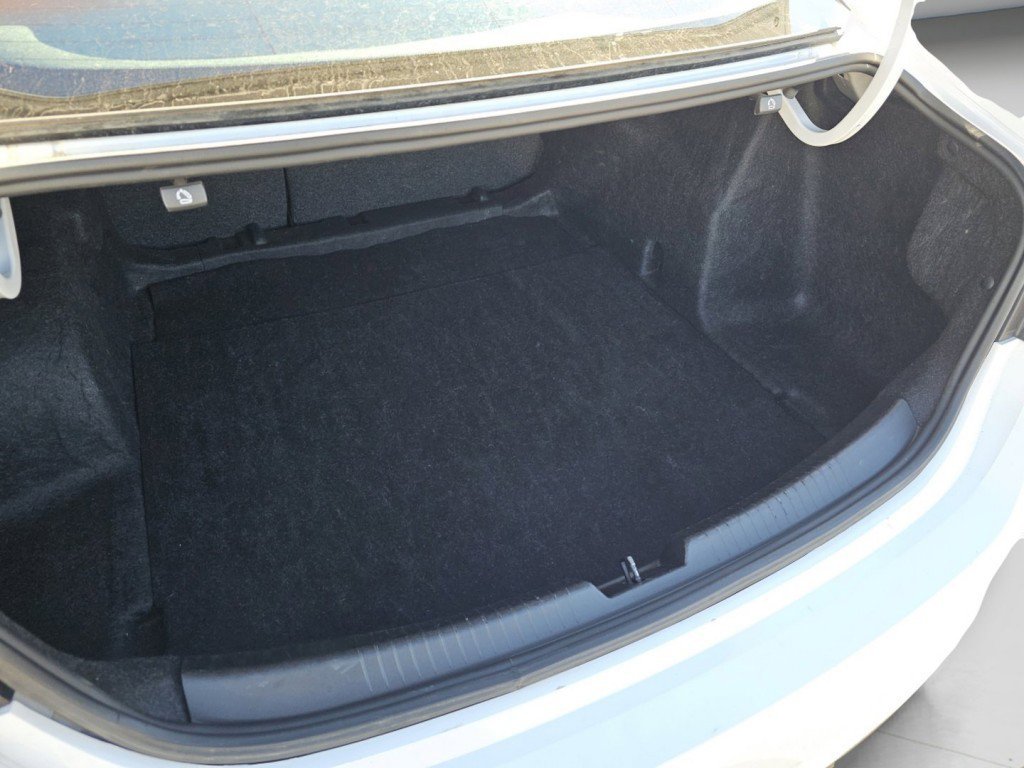 Used 2023 Chevrolet Malibu LT image 24