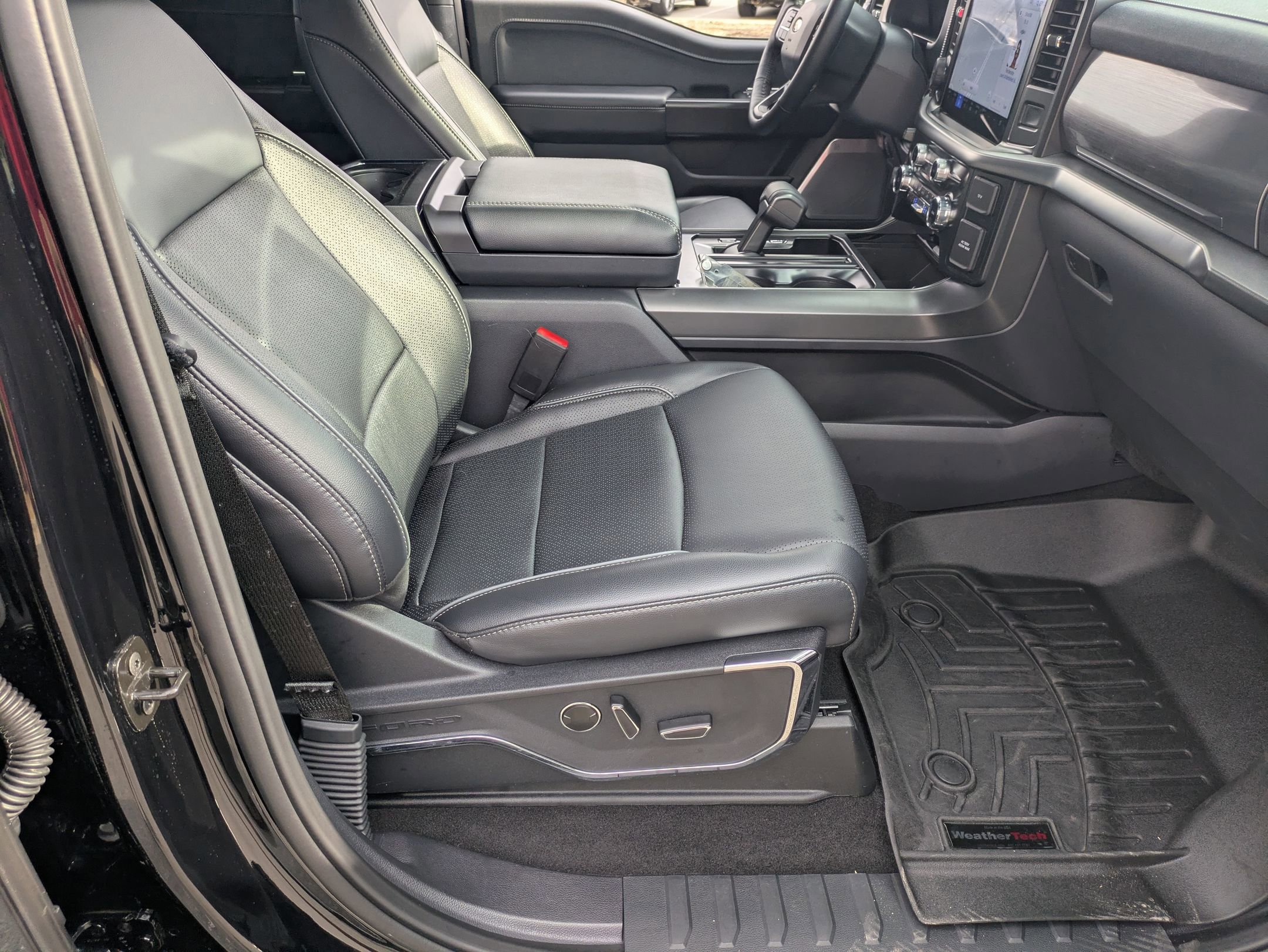 Certified 2024 Ford F150 Lariat w/ Equipment Group 502A High image 42