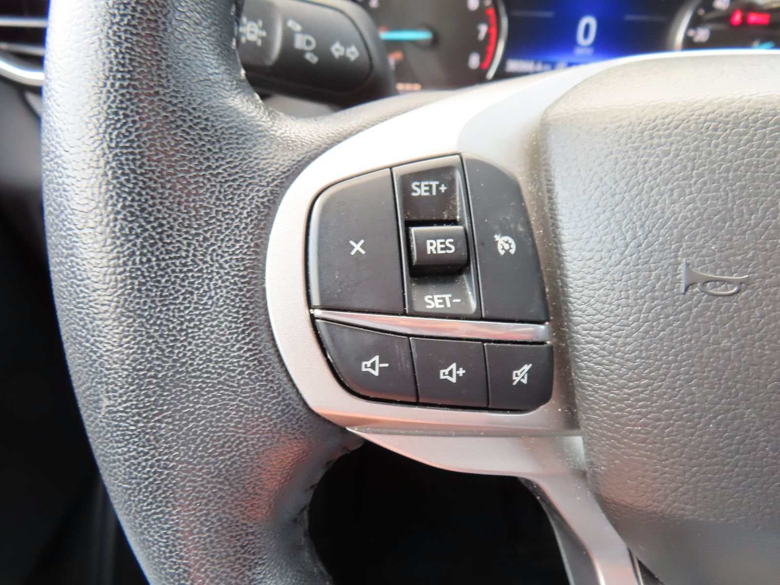 Certified 2023 Ford Explorer XLT w/ Equipment Group 202A AWD/4WD image 18