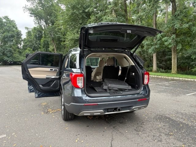 Certified 2023 Ford Explorer XLT w/ Equipment Group 202A AWD/4WD image 30