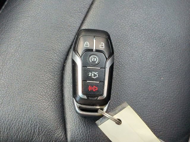 Certified 2017 Ford Explorer XLT w/ Equipment Group 202A FWD image 27