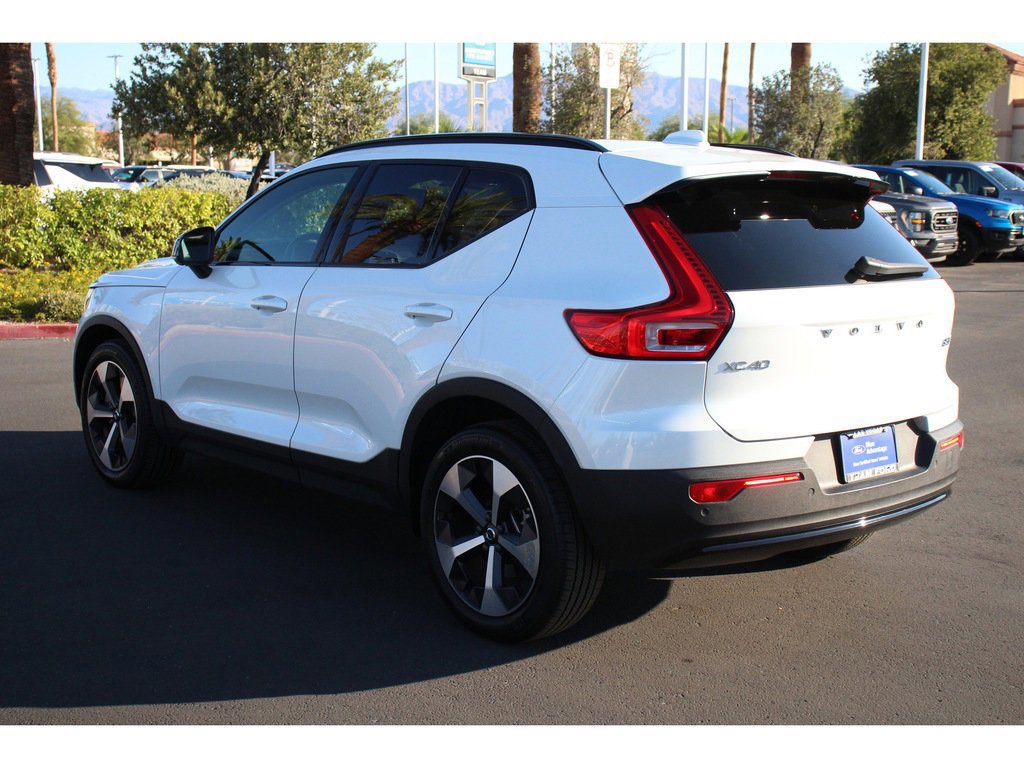 Used 2023 Volvo XC40 B5 Plus w/ Driver Assist Package image 3