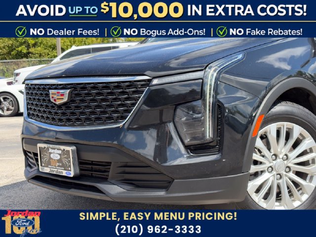 Used 2024 Cadillac XT4 Luxury FWD image 3