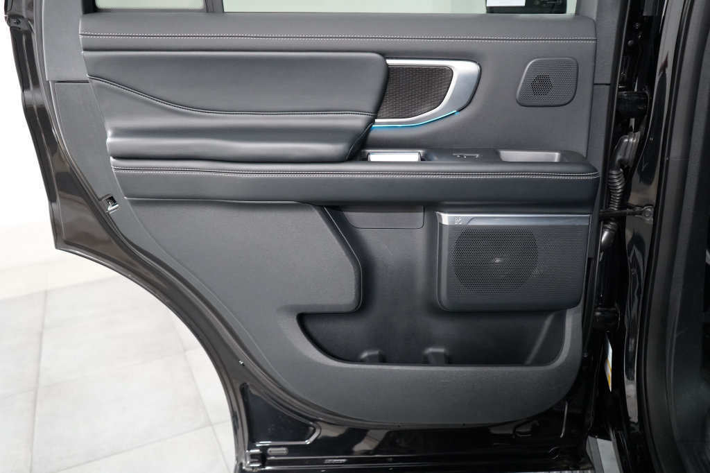 Certified 2025 Ford Expedition Platinum w/ Stealth Performance Package AWD/4WD image 34
