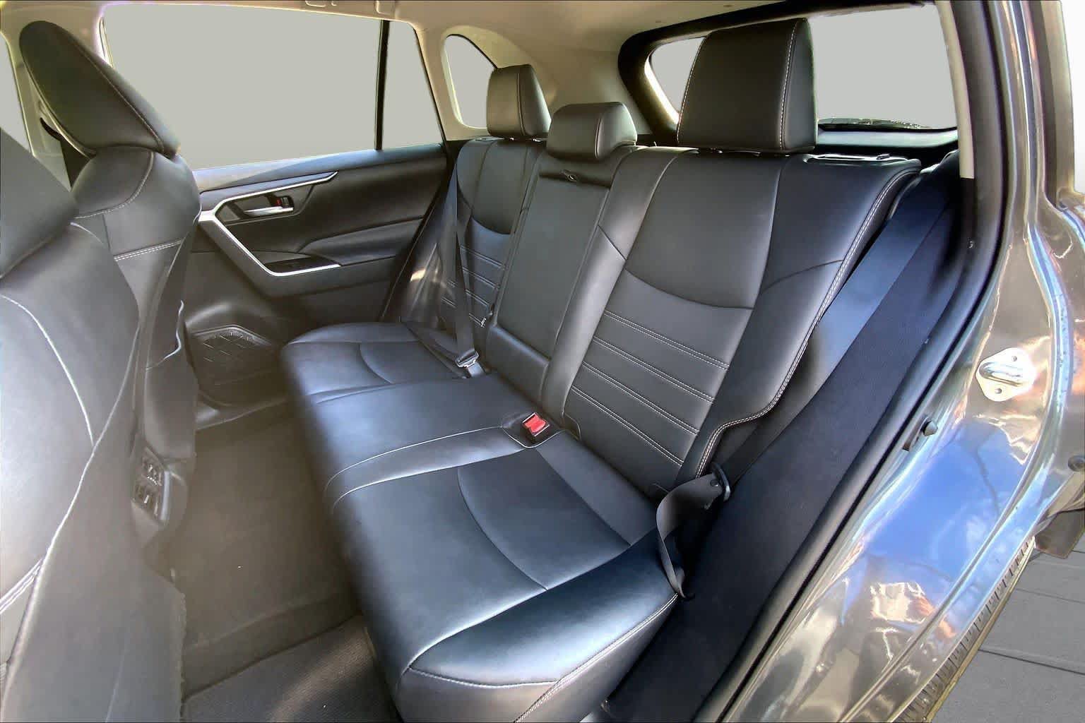 Used 2021 Toyota RAV4 XLE Premium FWD image 21