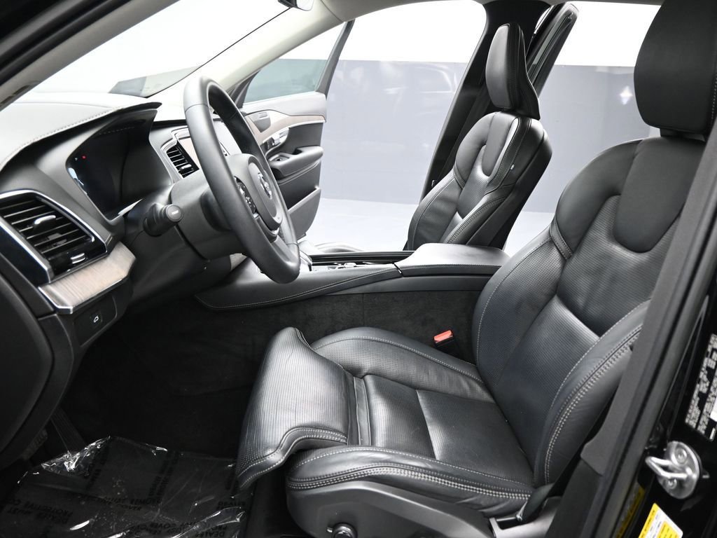 Used 2023 Volvo XC90 B6 Ultimate w/ Protection Package Premier image 37