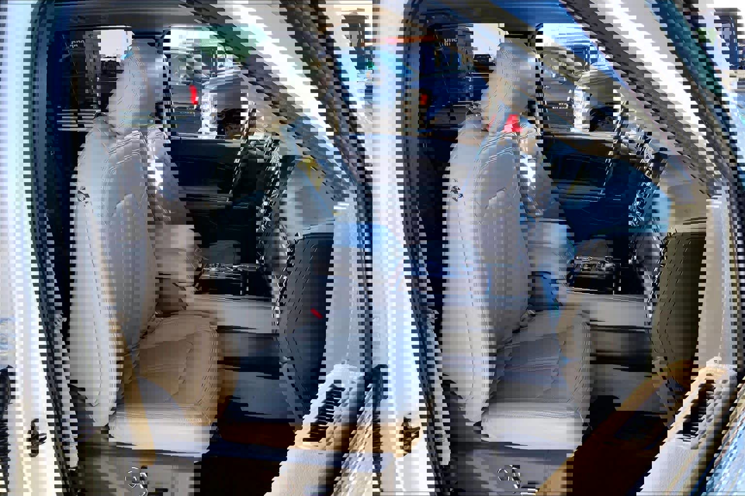 Certified 2020 Ford Expedition Limited w/ Equipment Group 302A image 10