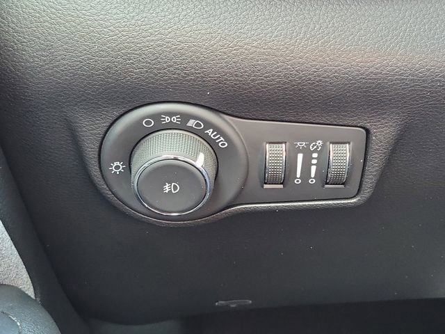 Used 2022 Jeep Compass Latitude image 13