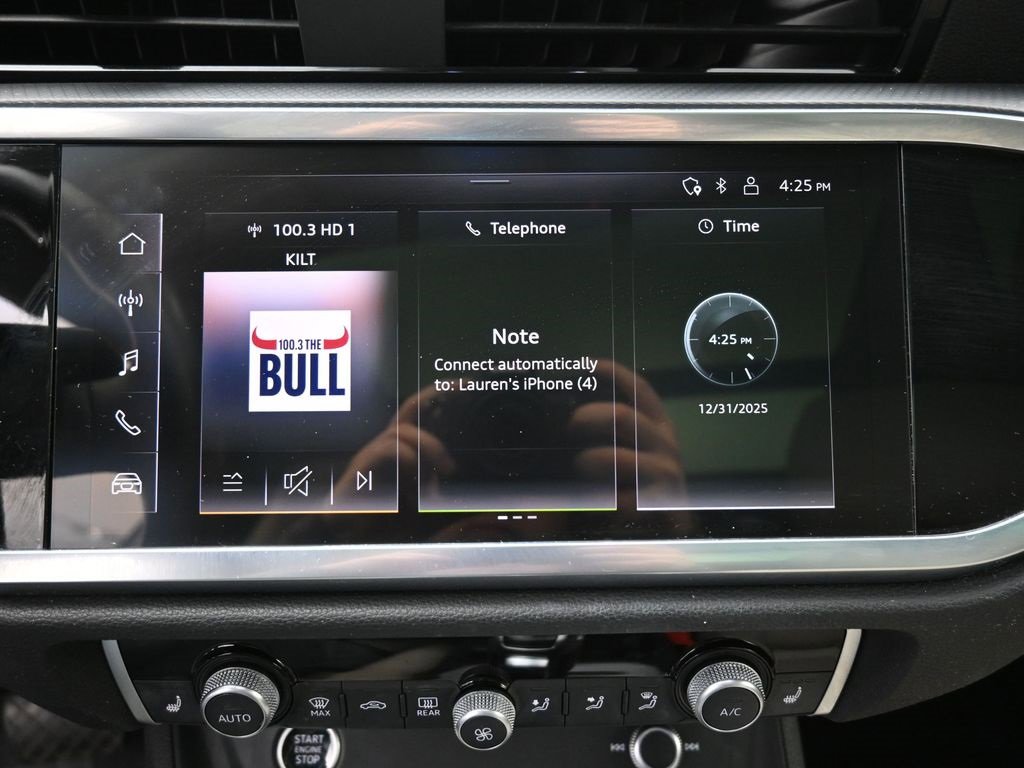 Used 2023 Audi Q3 2.0T Premium Plus w/ Premium Plus Package image 9