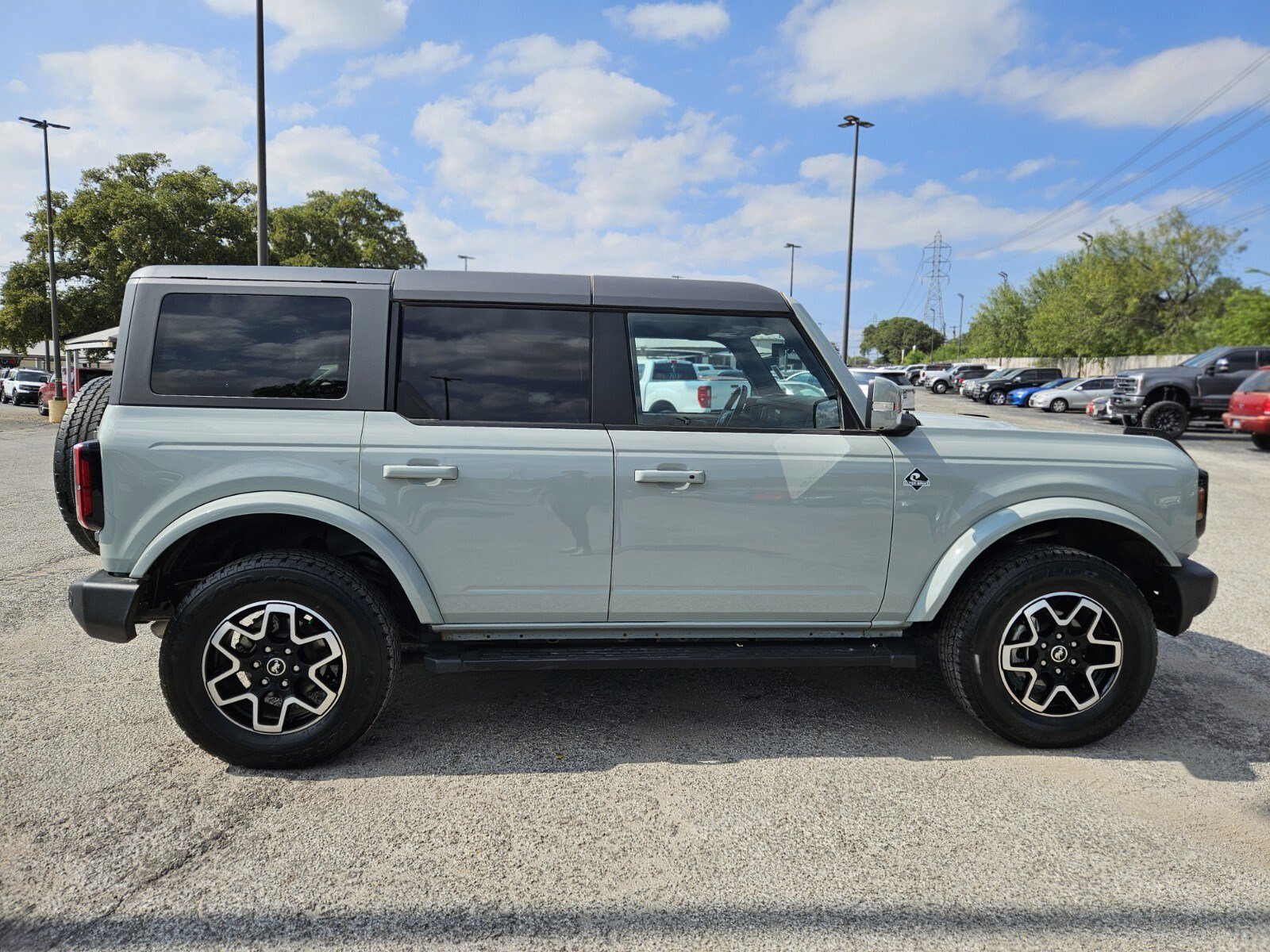 Certified 2024 Ford Bronco Outer Banks image 2