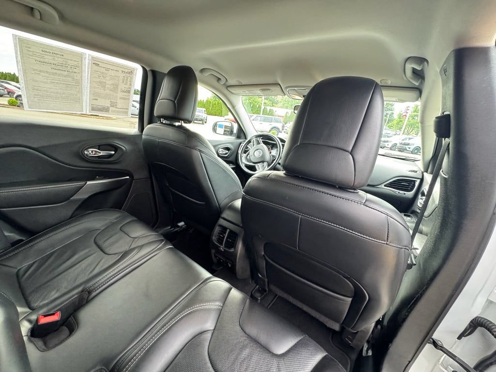 Used 2020 Jeep Cherokee Limited FWD image 16