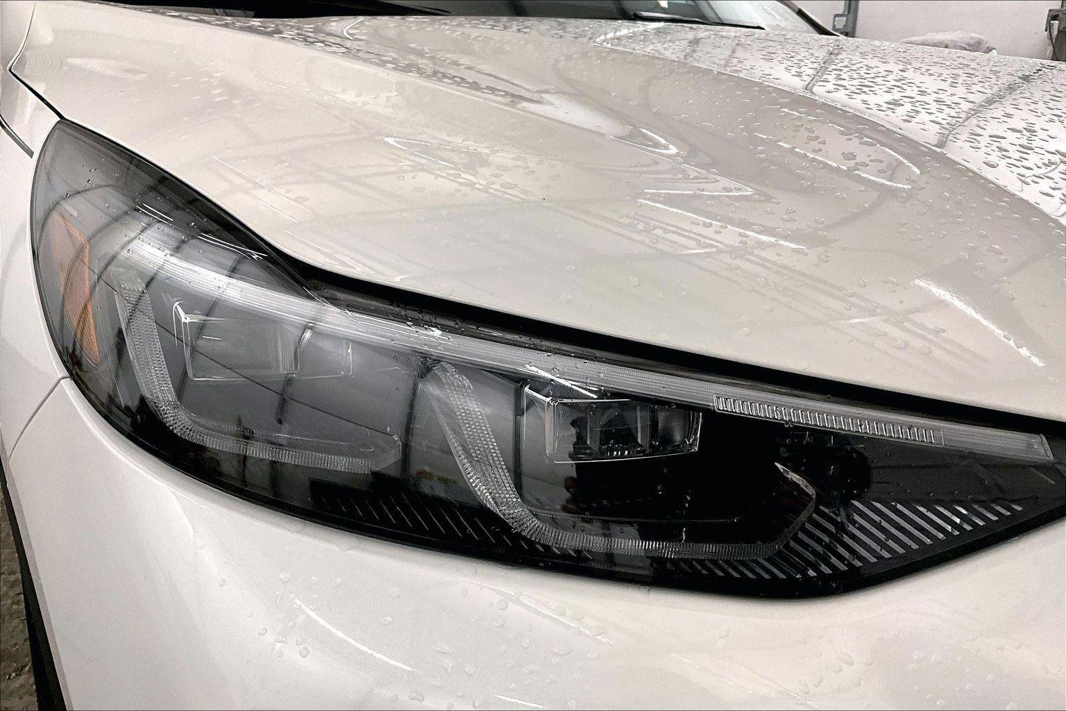 Certified 2025 Ford Escape SE w/ PHEV Premium Package image 27