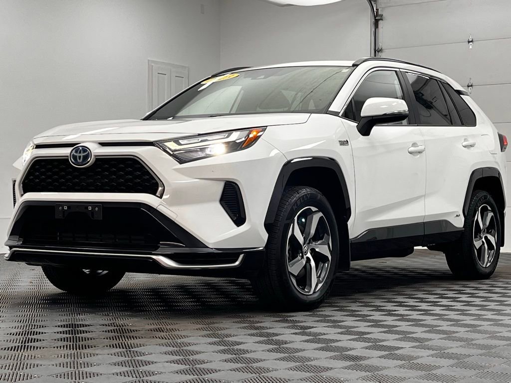 Used 2023 Toyota RAV4 SE w/ Weather & Moonroof Package AWD/4WD image 2