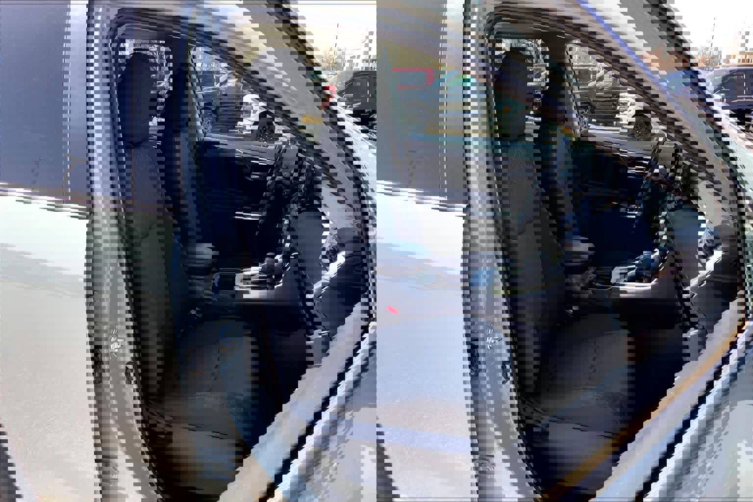 Used 2021 Toyota RAV4 XLE w/ Convenience Package image 11