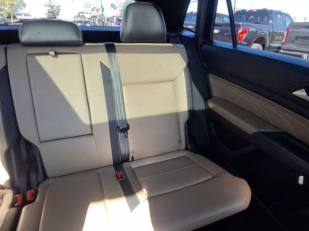 Used 2021 Volkswagen Atlas Cross Sport SE w/ Panoramic Sunroof Package AWD/4WD image 14