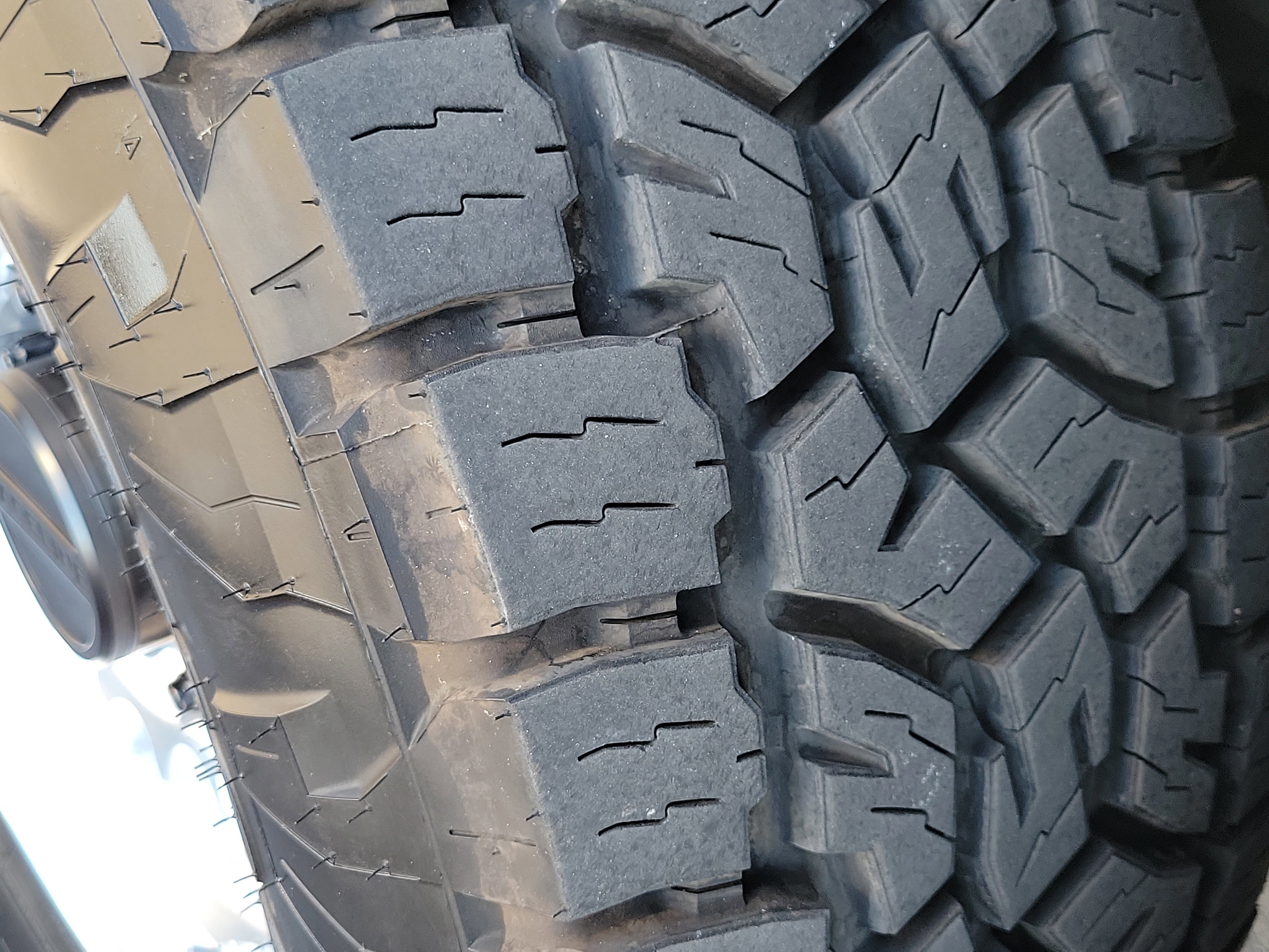 Used 2025 Chevrolet Silverado 2500 LT w/ Convenience Package image 16