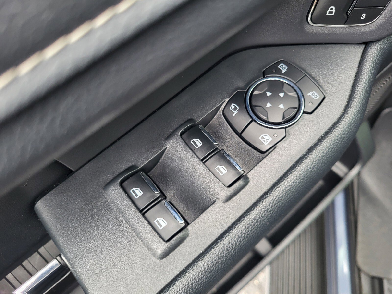 Certified 2023 Ford Expedition XLT image 18