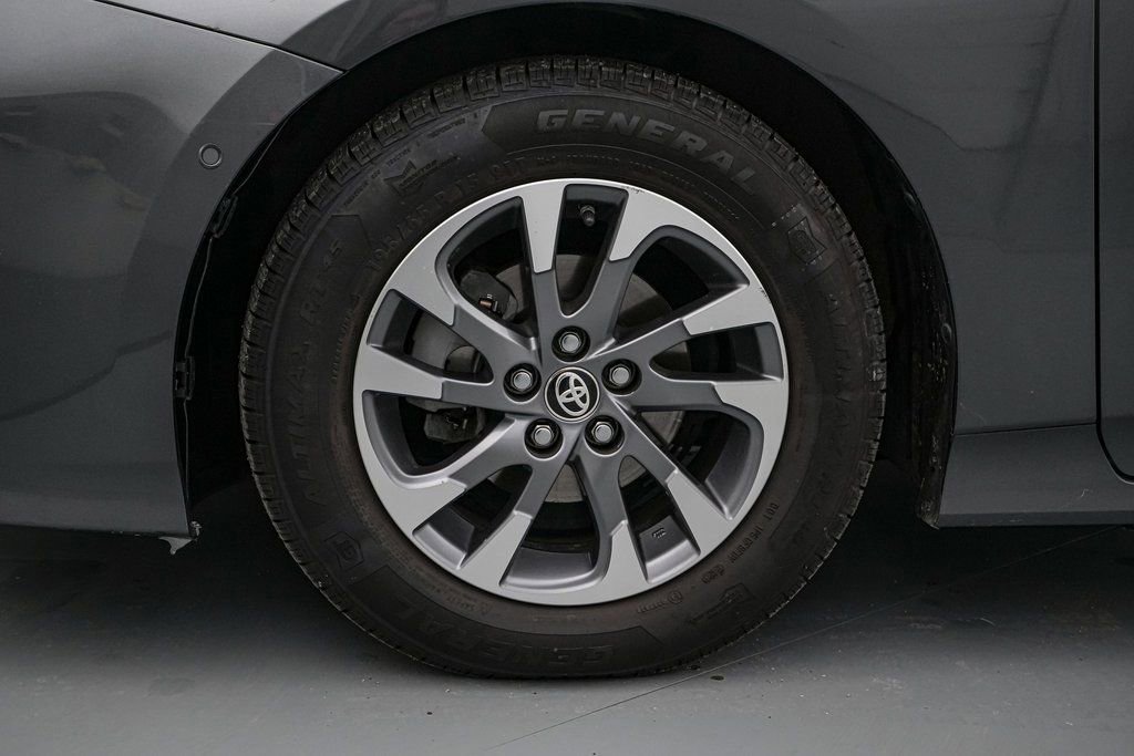 Used 2019 Toyota Prius Limited w/ Premium Convenience Package image 10