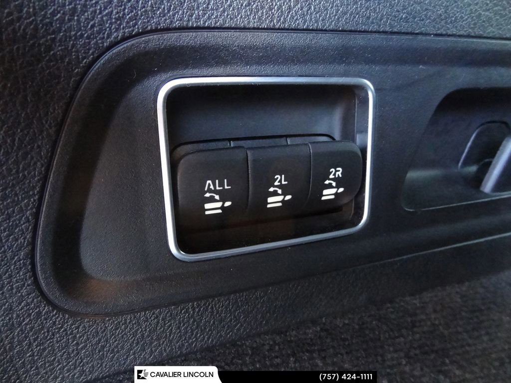 Used 2024 Mercedes-Benz GLS 450 4MATIC image 11