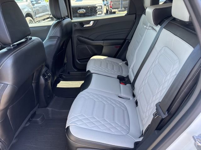 Certified 2023 Ford Escape SE w/ PHEV Premium Package FWD image 10