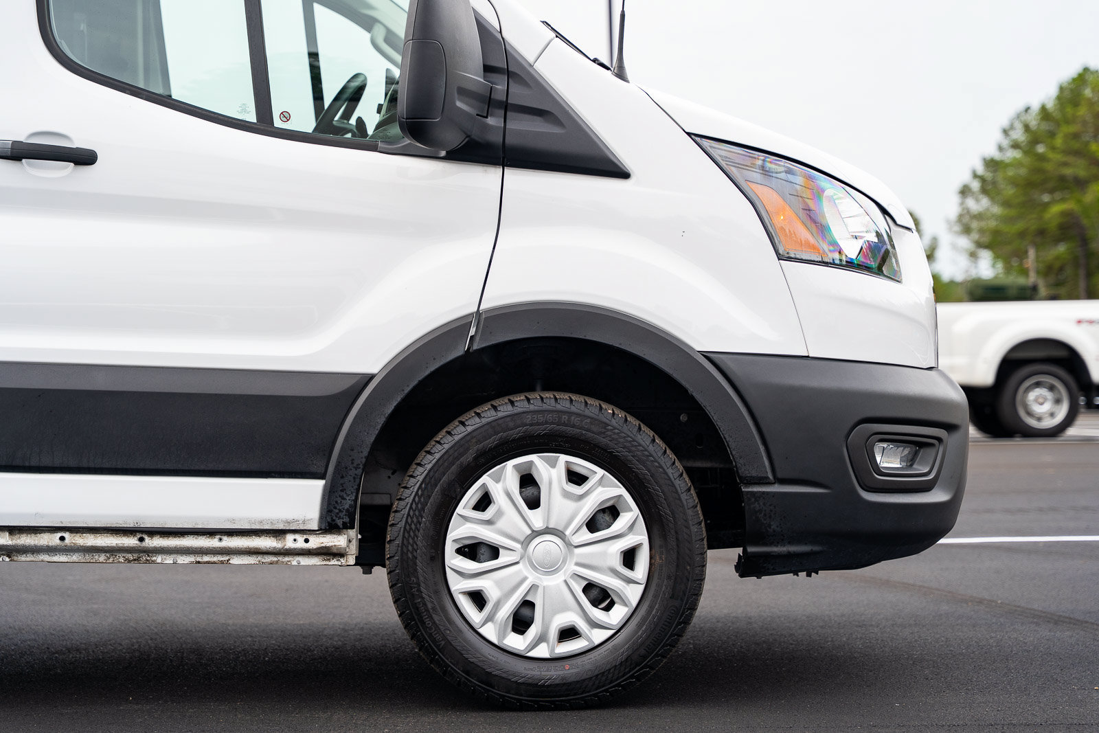 Certified 2025 Ford Transit 250 Low Roof w/ Exterior Upgrade Package RWD image 9