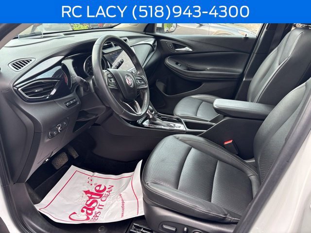 Used 2022 Buick Encore GX Essence w/ Advanced Technology Package AWD/4WD image 2