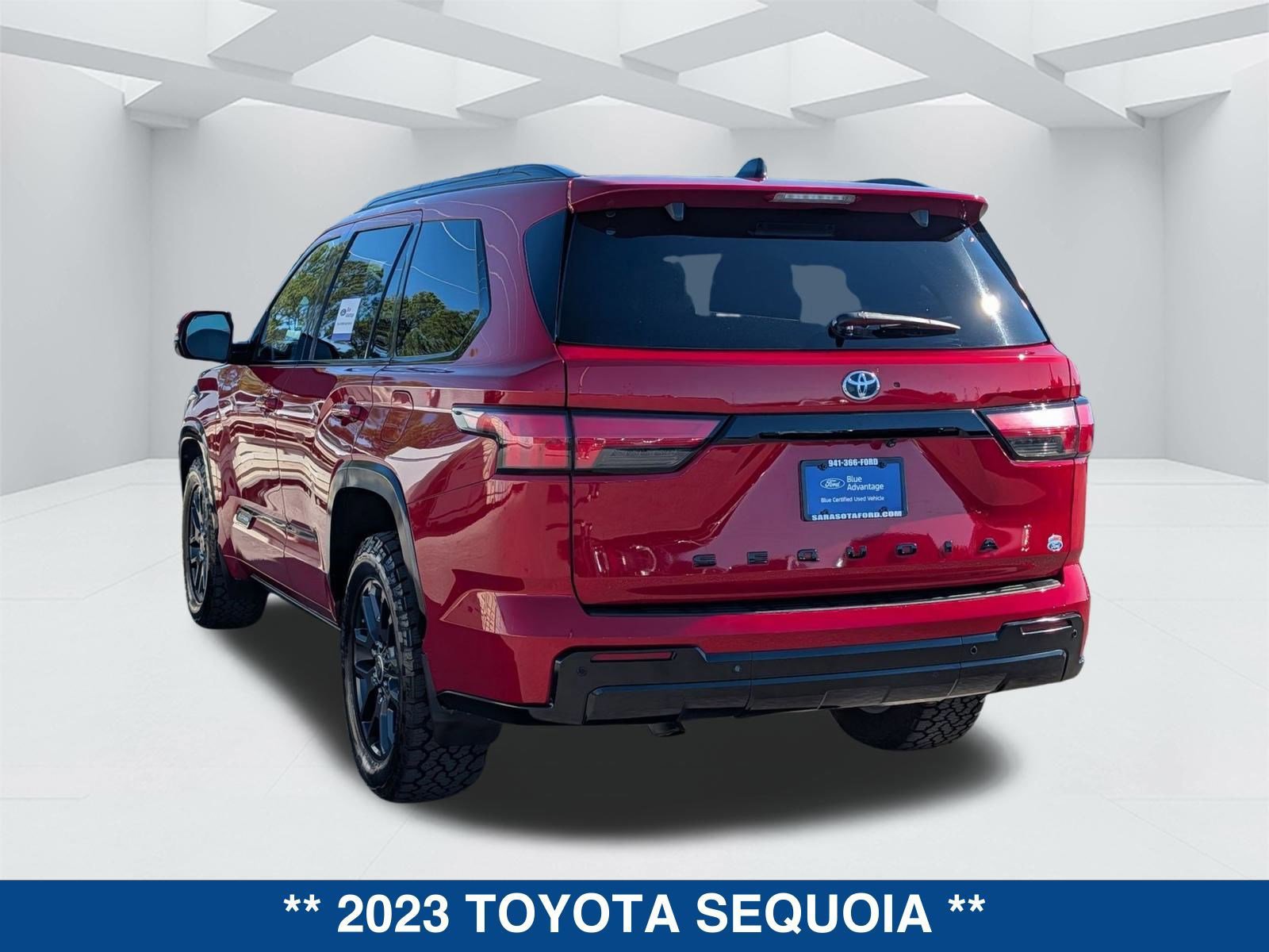 Used 2023 Toyota Sequoia Platinum image 2