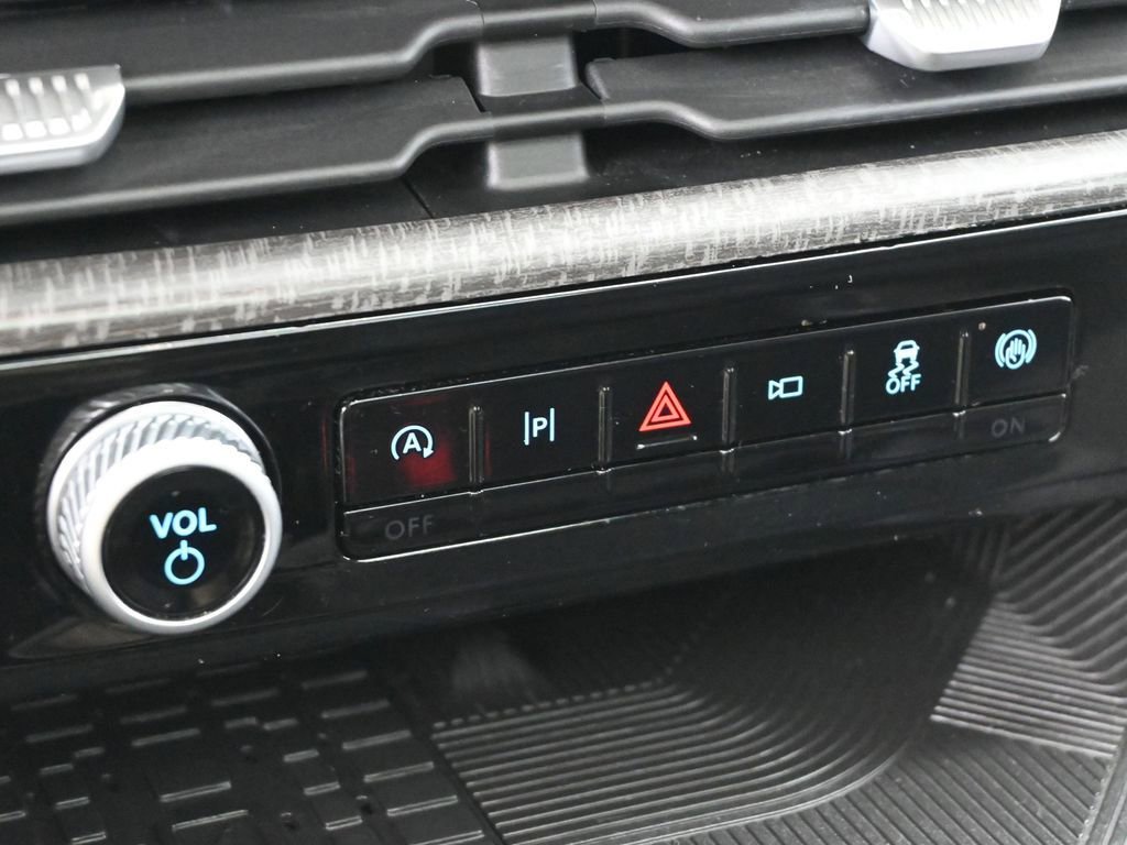 Certified 2025 Ford Explorer Platinum w/ Ultimate Package image 18