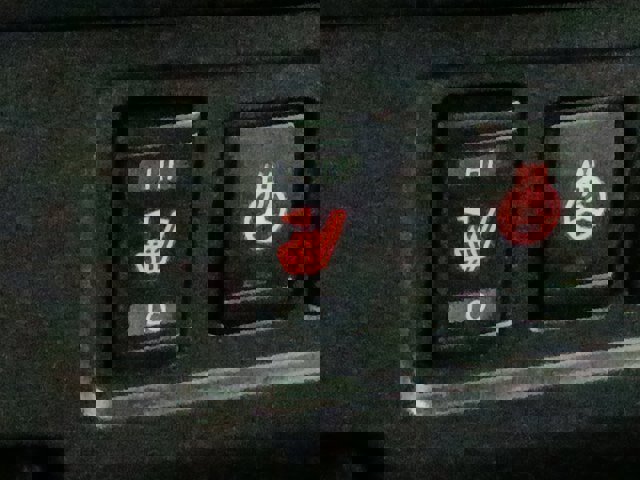 Used 2023 Nissan Frontier PRO-4X w/ Pro Convenience Package image 17