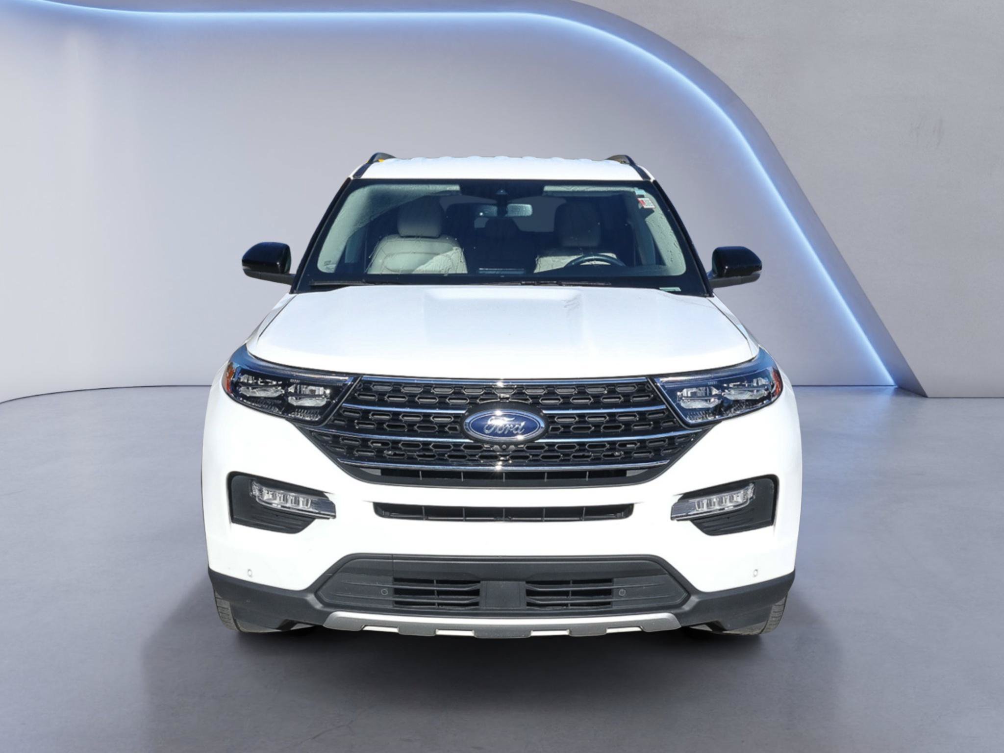 Certified 2023 Ford Explorer XLT w/ Equipment Group 202A AWD/4WD image 3
