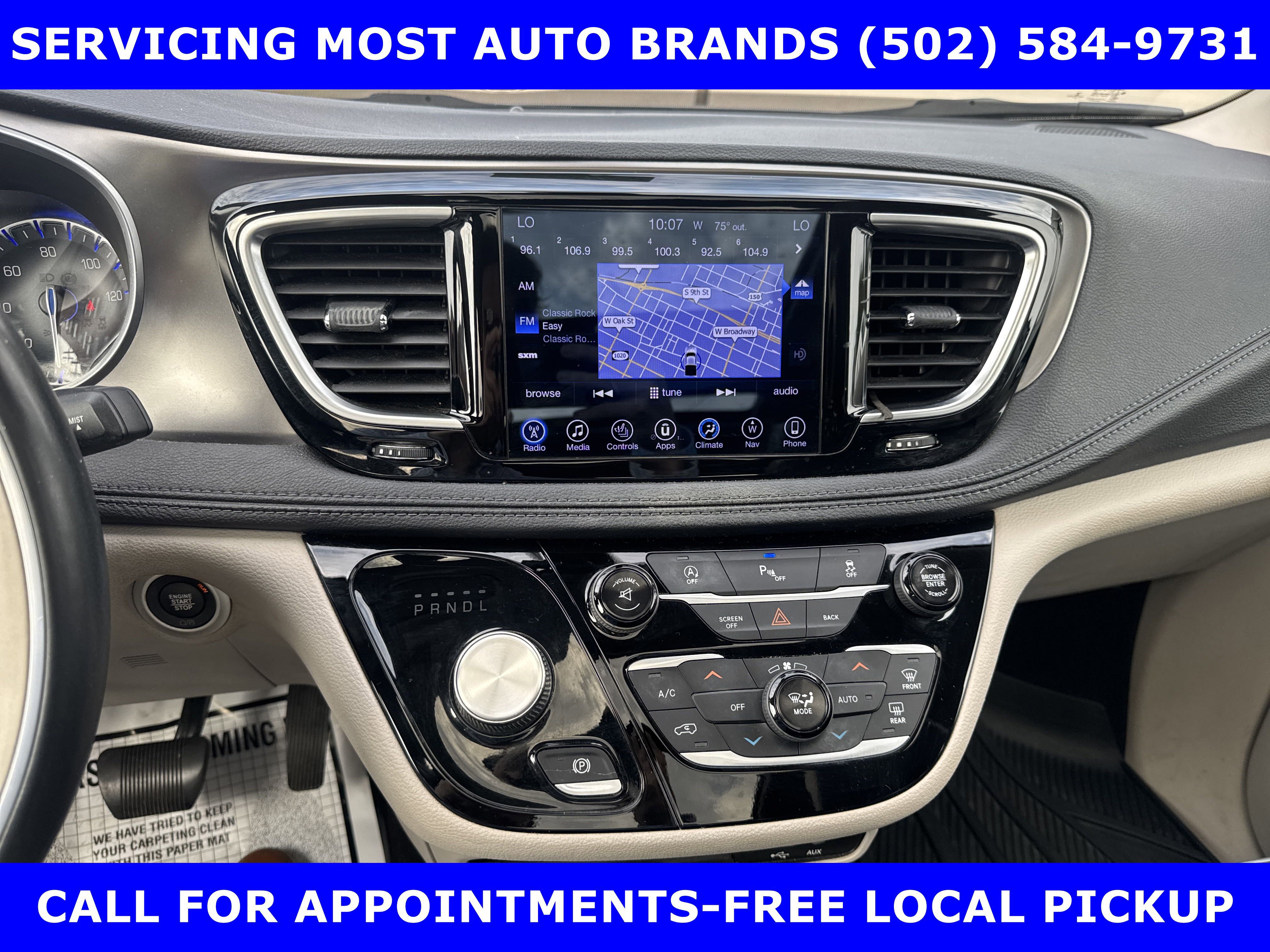 Used 2017 Chrysler Pacifica Limited image 26