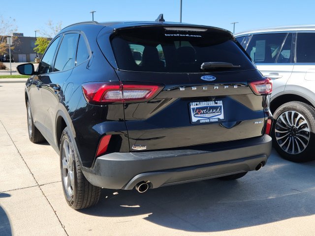Certified 2025 Ford Escape ST-Line AWD/4WD image 2