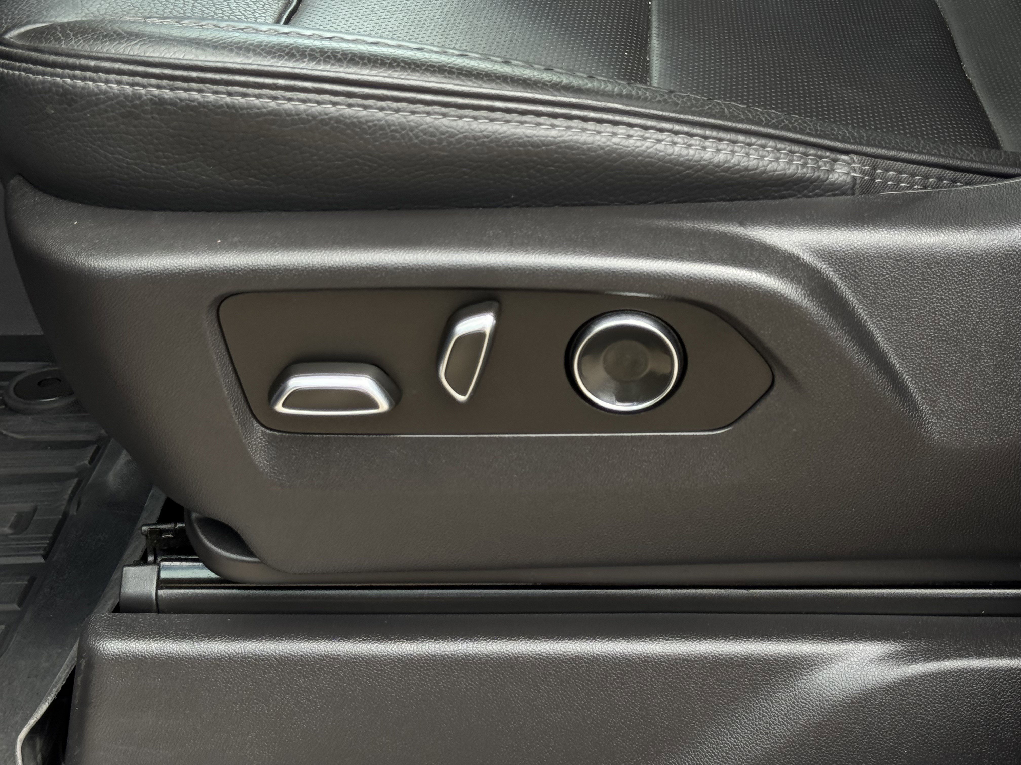 Used 2024 GMC Sierra 2500 Denali w/ Denali Reserve Package image 18