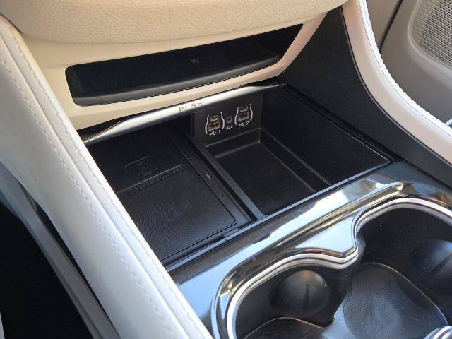 Used 2024 Chrysler Pacifica Limited FWD image 28
