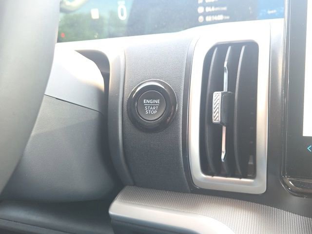 Certified 2025 Ford Expedition Active AWD/4WD image 43