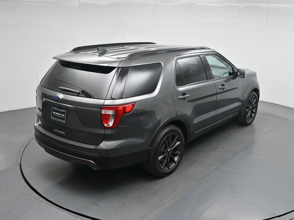 Certified 2017 Ford Explorer XLT w/ Equipment Group 202A image 19