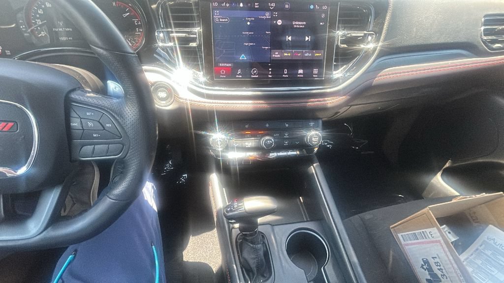 Used 2025 Dodge Durango GT RWD image 3