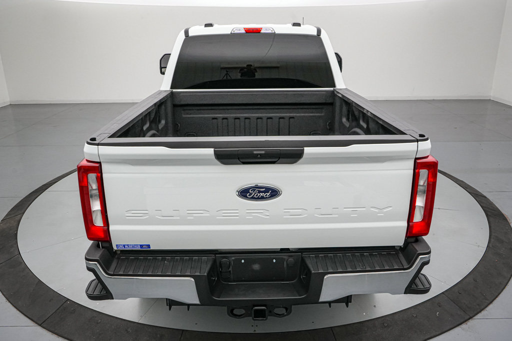 Certified 2025 Ford F250 XLT w/ FX4 Off-Road Package AWD/4WD image 5