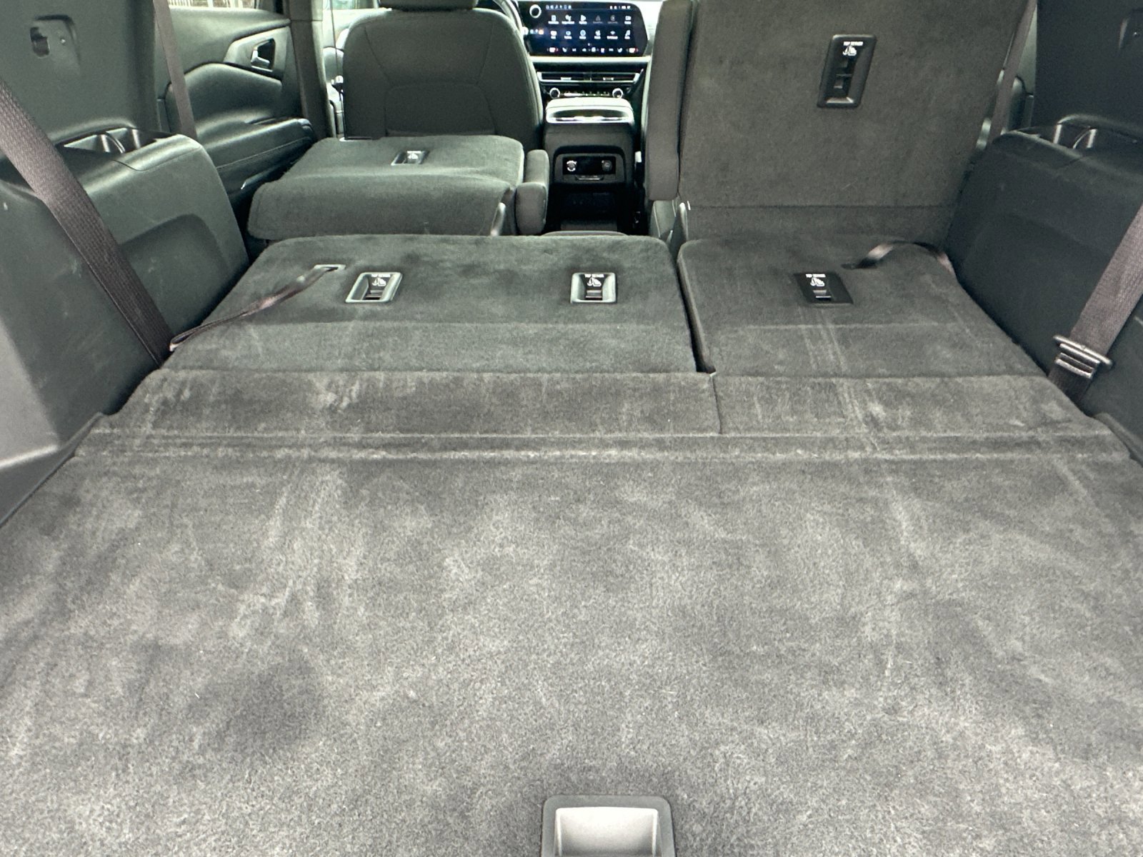 Used 2025 Chevrolet Traverse LT image 16