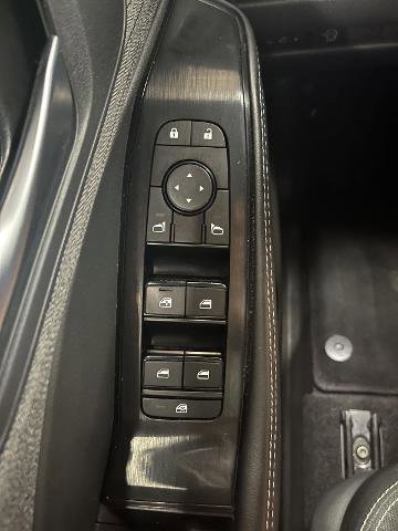 Used 2023 Nissan Rogue SV image 12