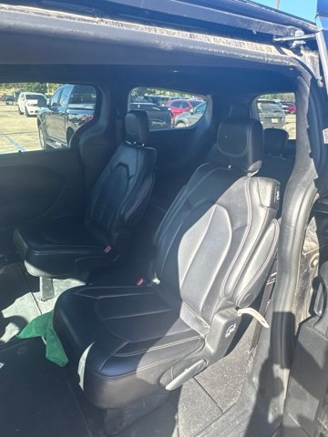 Used 2025 Chrysler Pacifica Select FWD image 5